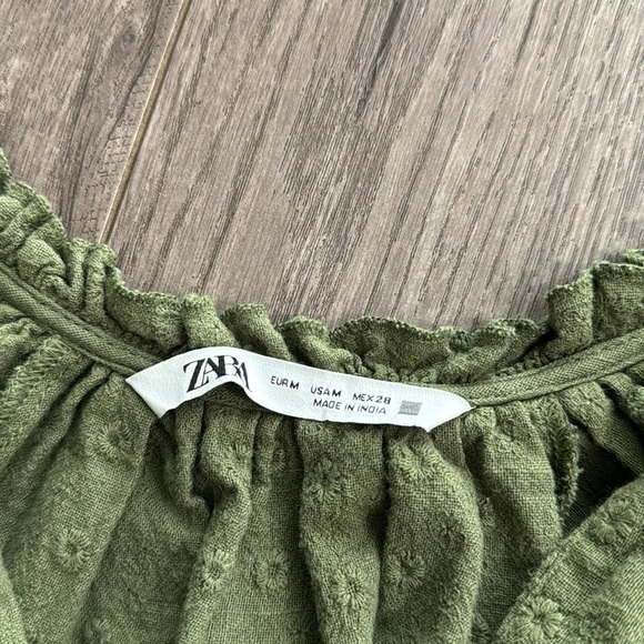 Zara green embossed flower top m - Picture 3 of 5